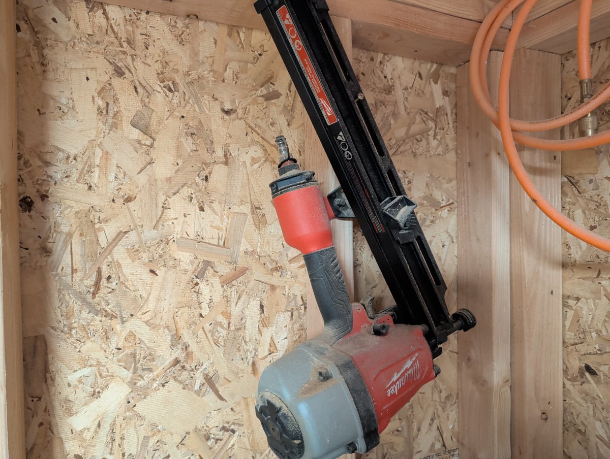 Nail gun